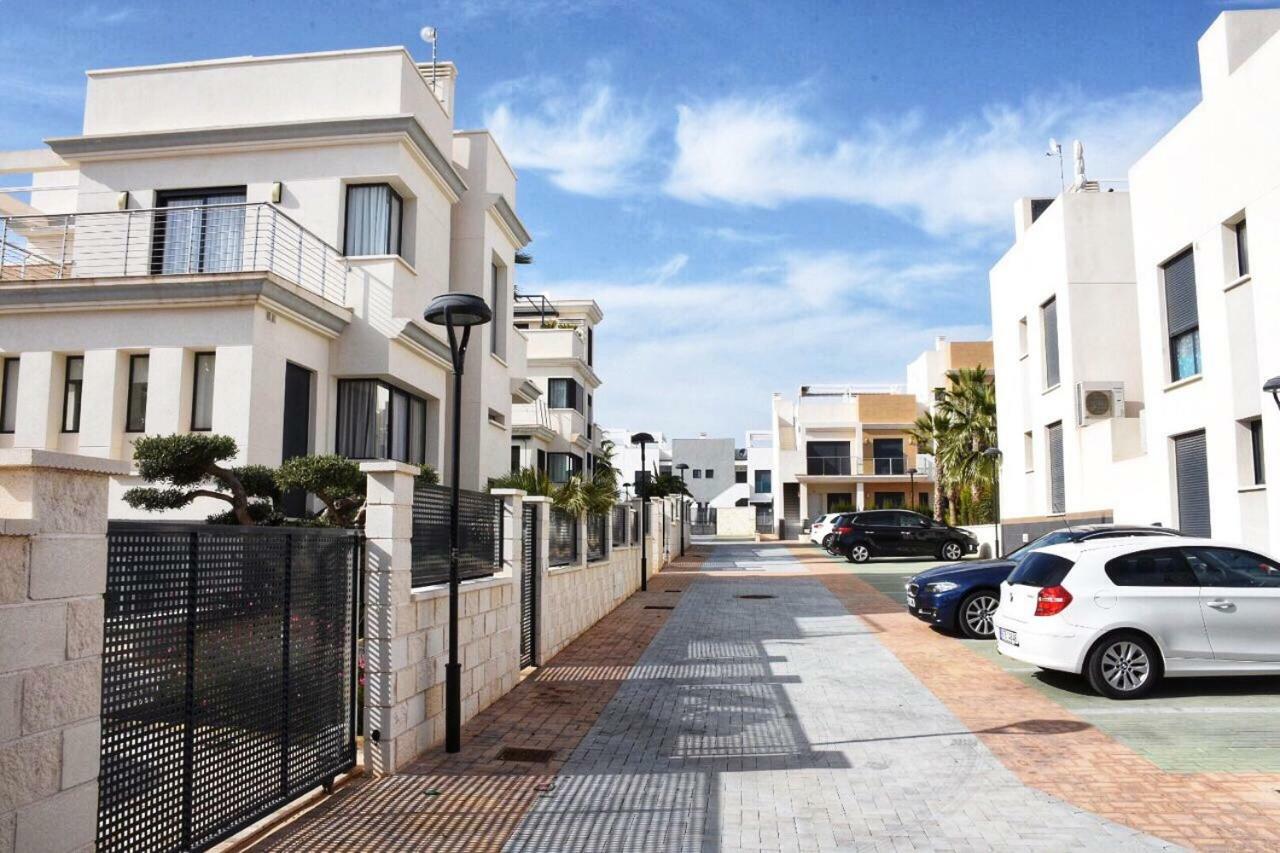 Отель La Zenia Beach Bungalow Ориуэла Экстерьер фото