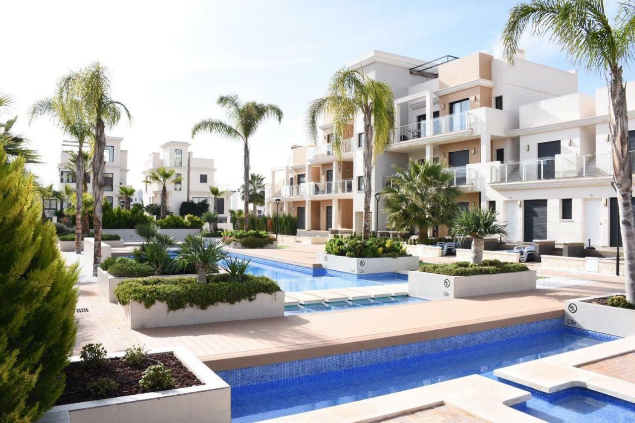 Отель La Zenia Beach Bungalow Ориуэла Экстерьер фото