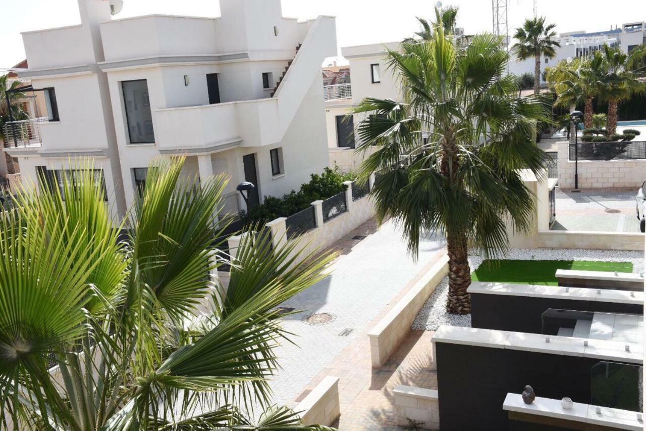 Отель La Zenia Beach Bungalow Ориуэла Экстерьер фото