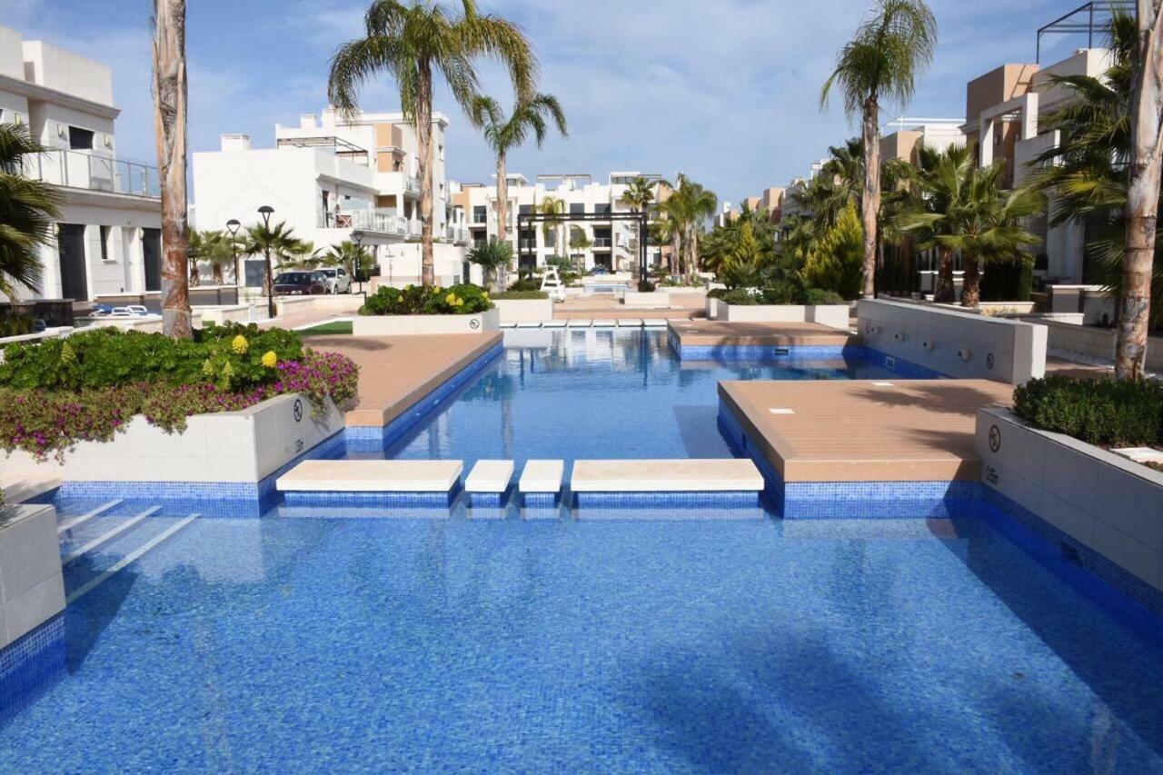 Отель La Zenia Beach Bungalow Ориуэла Экстерьер фото